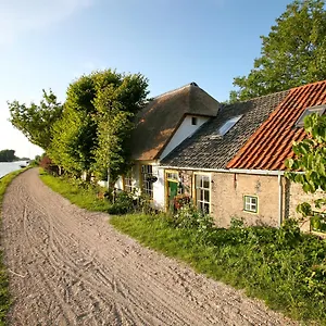 https://bb-rechthuis-van-zouteveen.amsterdamhotelsnl.com